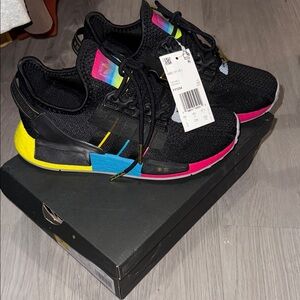 Band R1 V2 J Colorful Black Sneakers